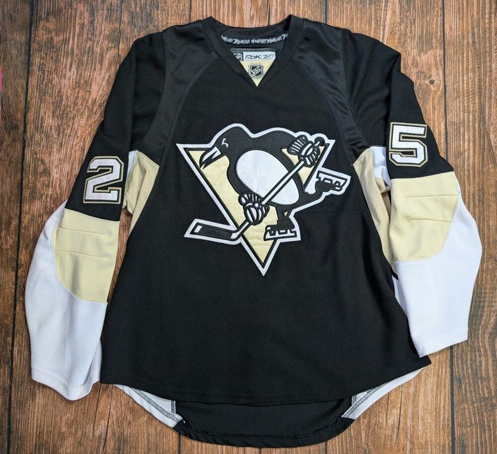 Reebok Maxime Talbot Pittsburgh Penguins #25 Size 54 Jersey Fight Strap